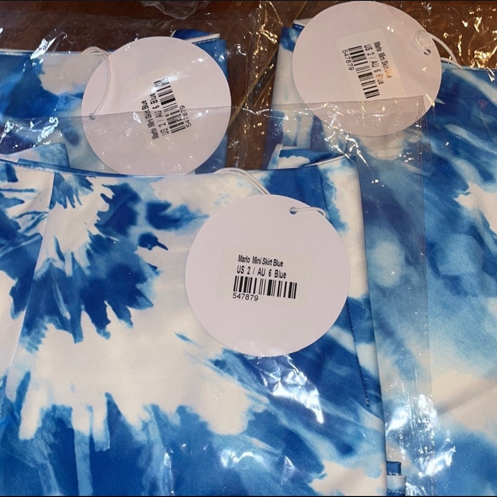 🎉Sale🎉HP🎉Princess Polly Marlo Blue Tie Dye Mini Skirt - Picture 6 of 8